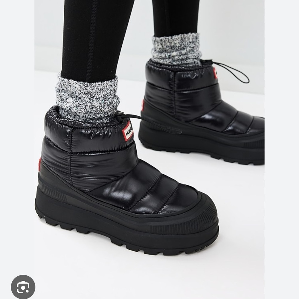 LOOKING FOR Hunter Black Puffer Winter Boots